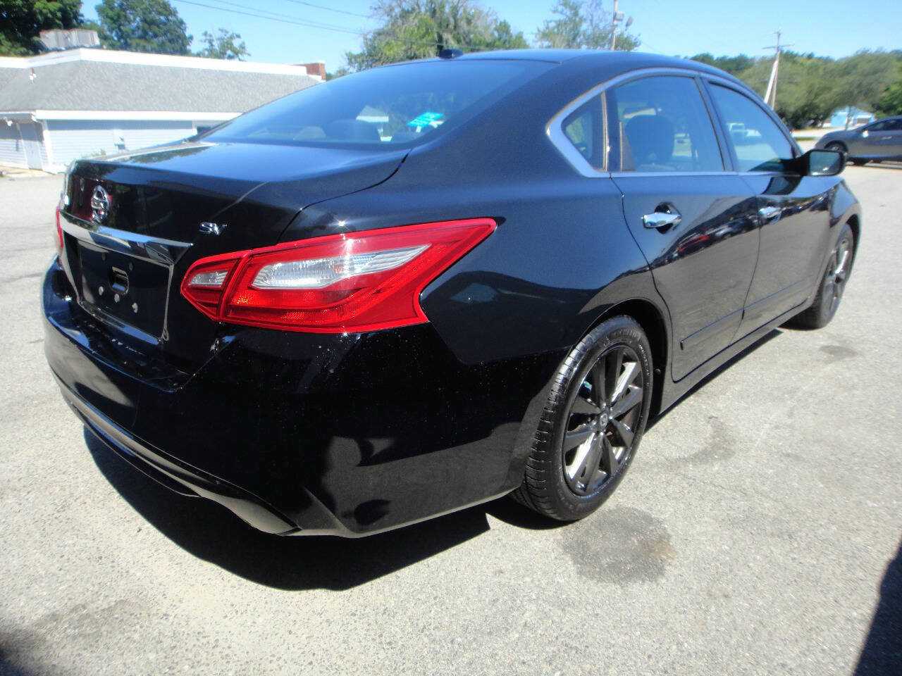 Used 2018 Nissan Altima 2.5 SV FWD image 4