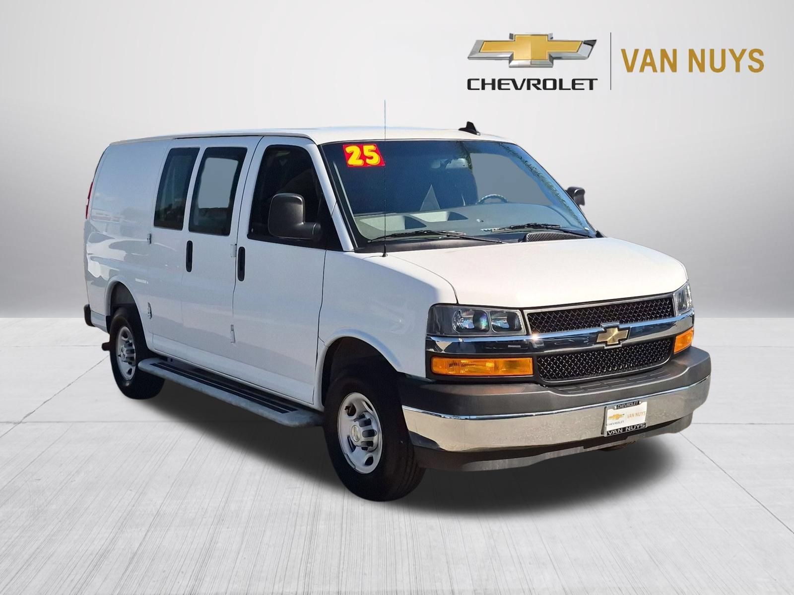Used 2025 Chevrolet Express 2500 w/ Driver Convenience Package RWD image 3