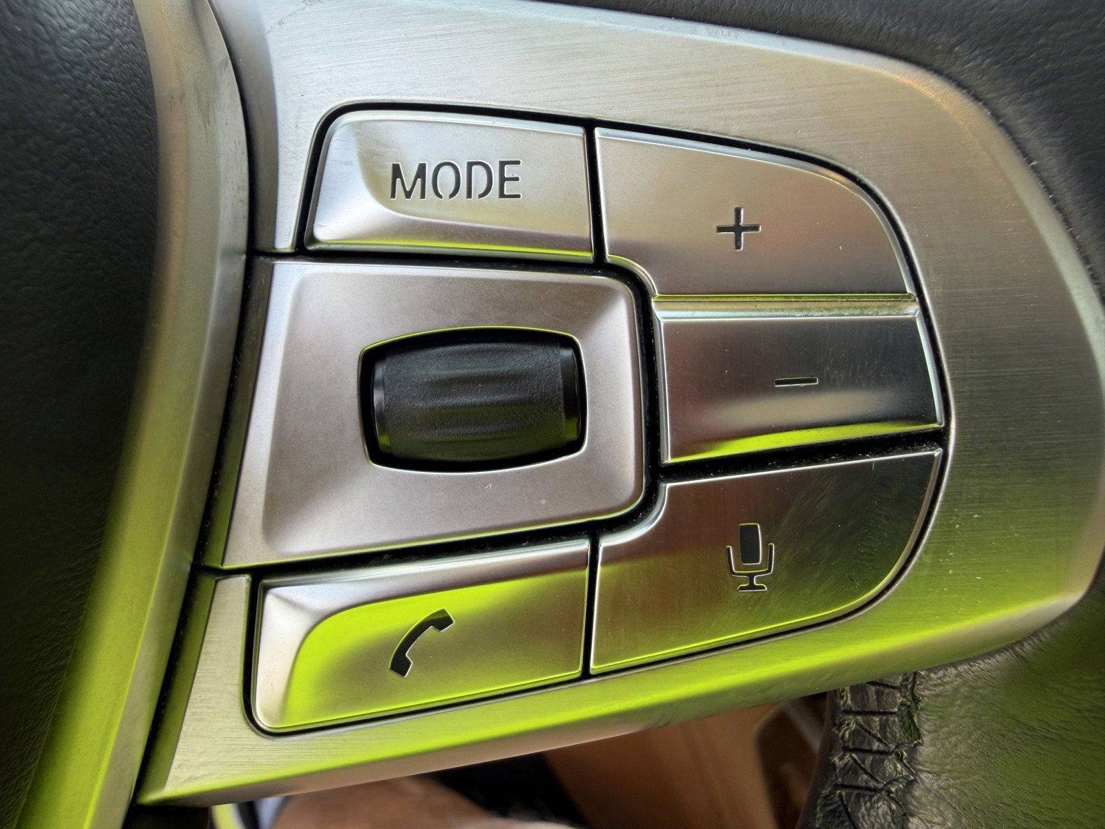 Used 2017 BMW 750i image 28