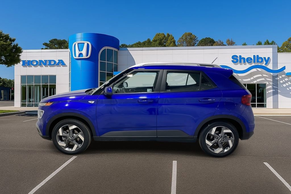 Used 2025 Hyundai Venue SEL image 5