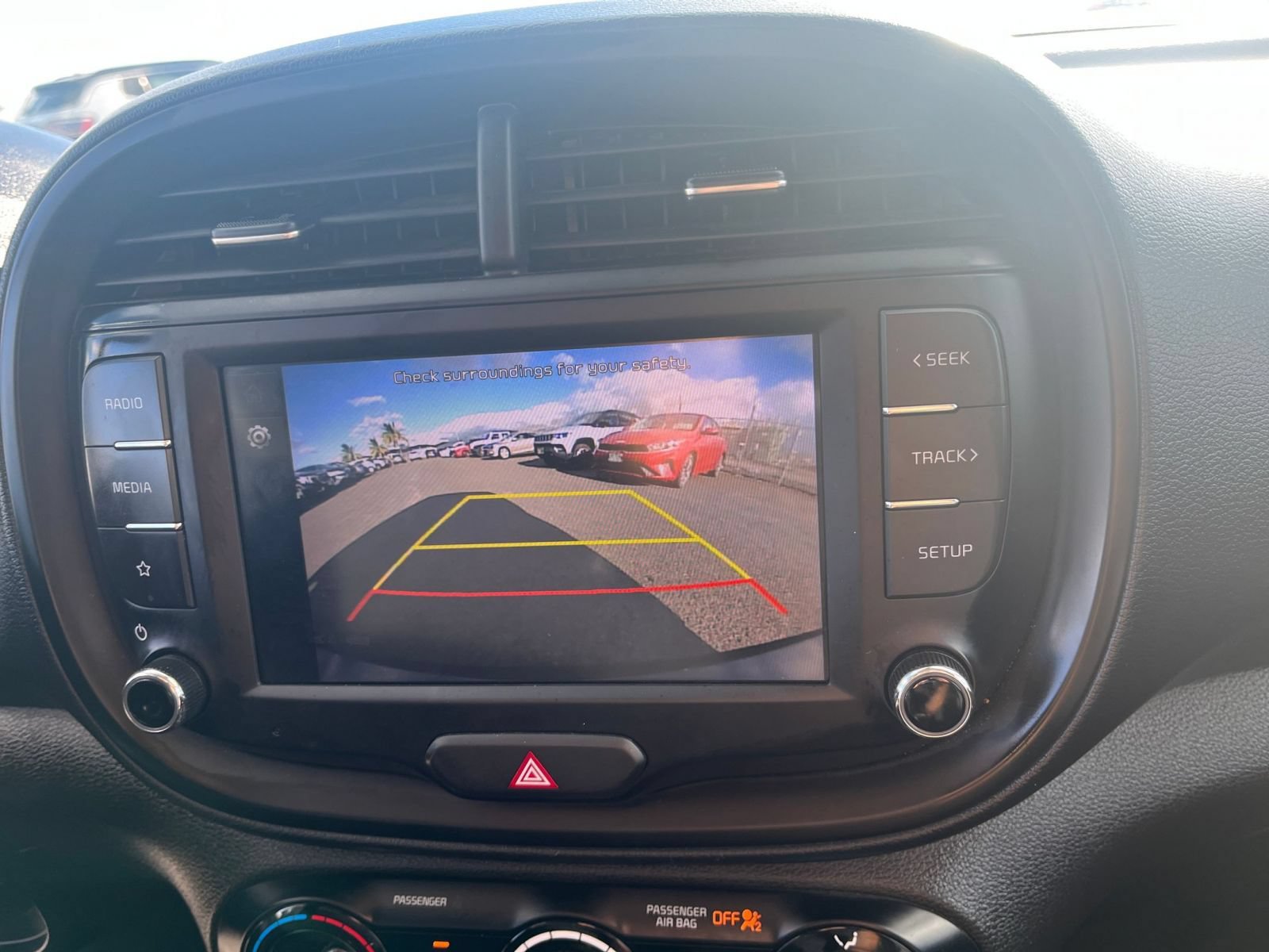 Used 2025 Kia Soul LX w/ LX Technology Package FWD image 21