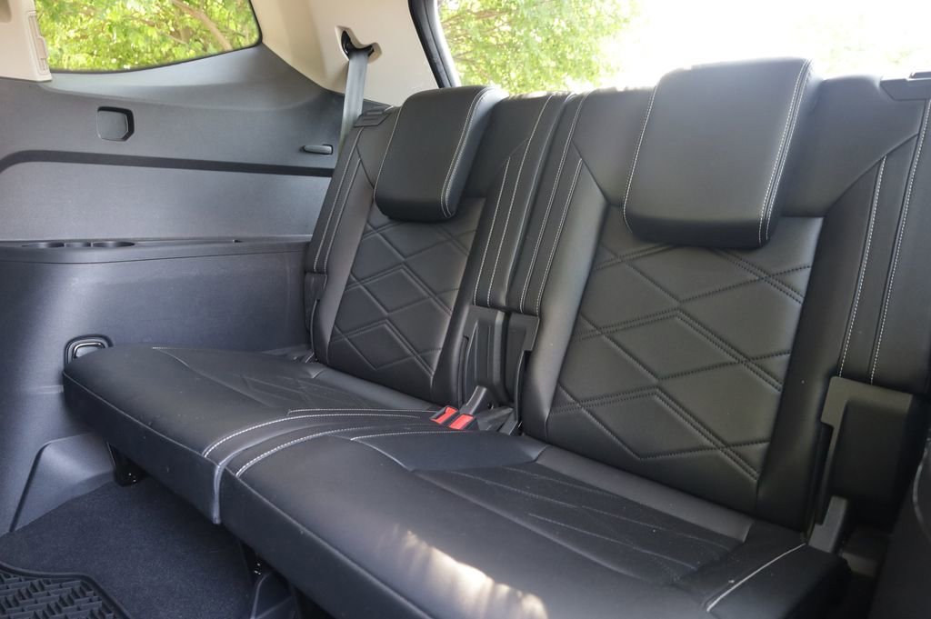 Used 2024 Volkswagen Atlas SE FWD image 17