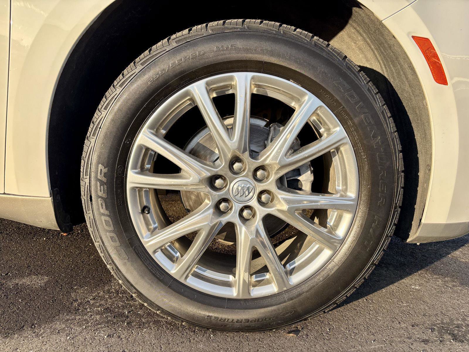 Used 2022 Buick Enclave Premium AWD/4WD image 21