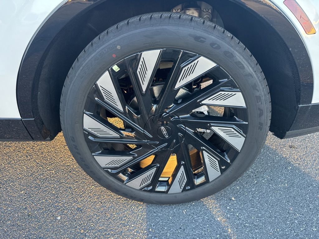 New 2026 Lincoln Nautilus Reserve w/ Jet Appearance Package image 12