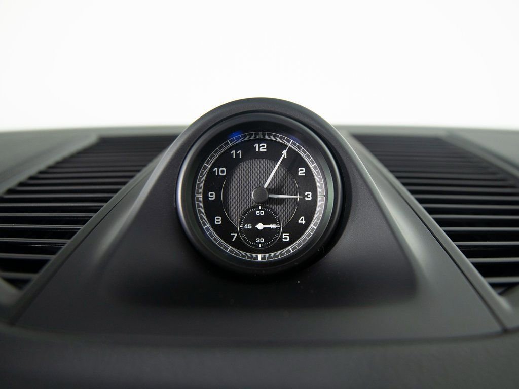 Certified 2025 Porsche Macan AWD/4WD image 25