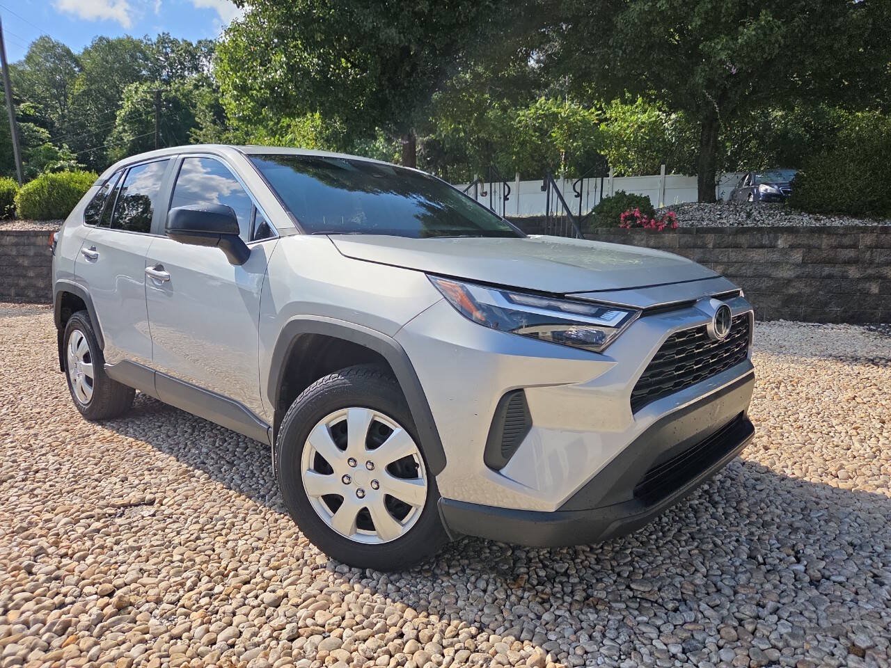 Used 2023 Toyota RAV4 LE AWD/4WD image 25