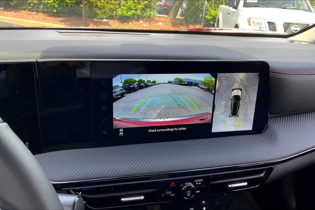 Used 2025 Nissan Kicks SR image 11