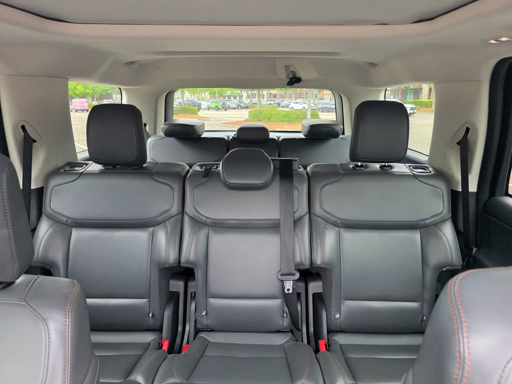 Used 2025 Ford Expedition Active AWD/4WD image 25