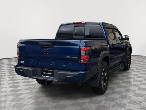 Used 2022 Nissan Frontier PRO-4X AWD/4WD image 3
