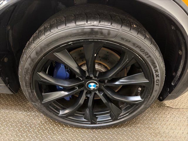 Used 2017 BMW X5 M w/ Executive Package image 9