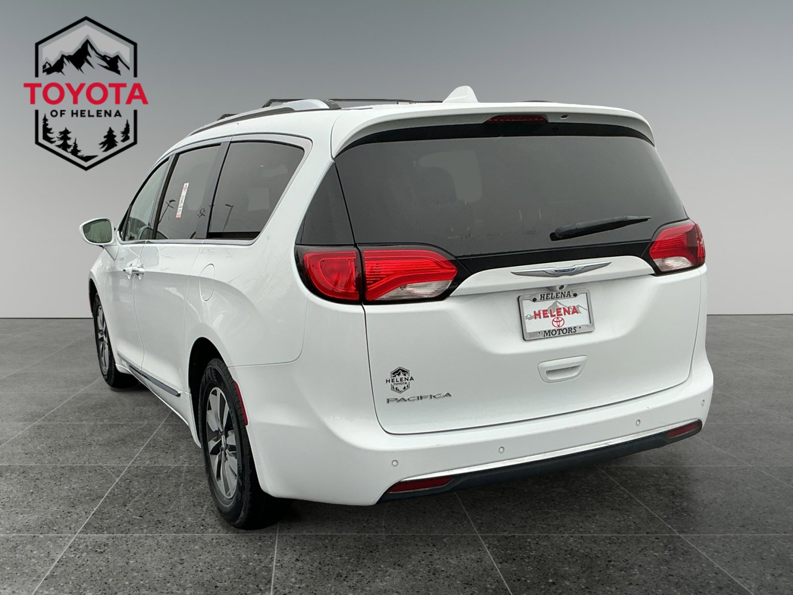 Used 2020 Chrysler Pacifica Touring-L Plus image 3