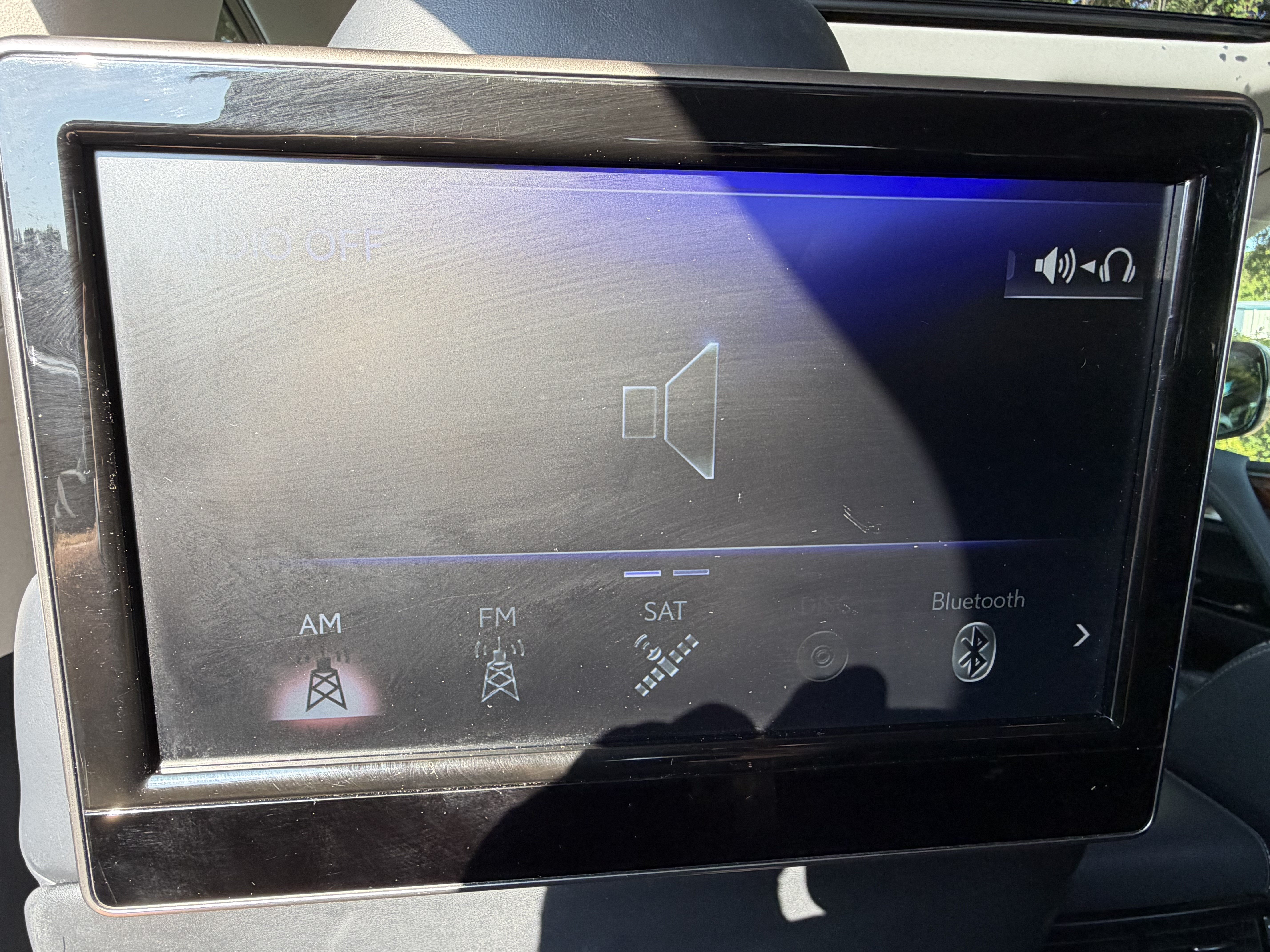 Used 2020 Lexus LX 570 4WD w/ Luxury Package image 34