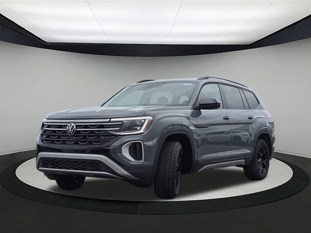 New 2025 Volkswagen Atlas Peak Edition SE image 3
