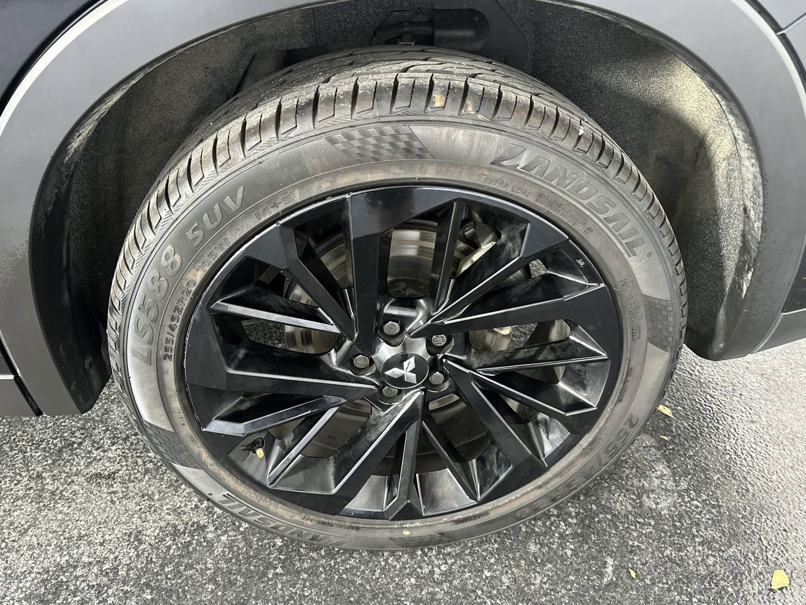 Used 2024 Mitsubishi Outlander SEL Black Edition image 14