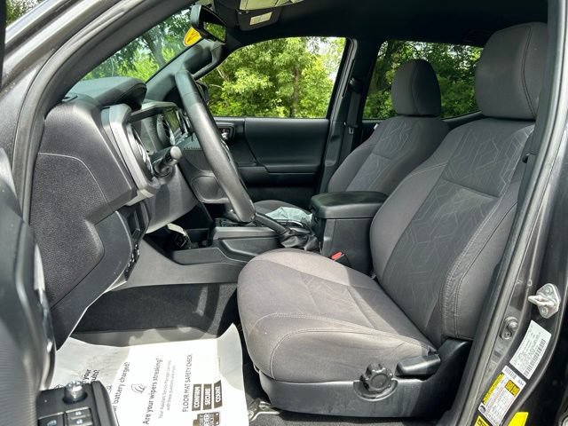 Used 2017 Toyota Tacoma TRD Sport w/ Tow Package (A/T) AWD/4WD image 21