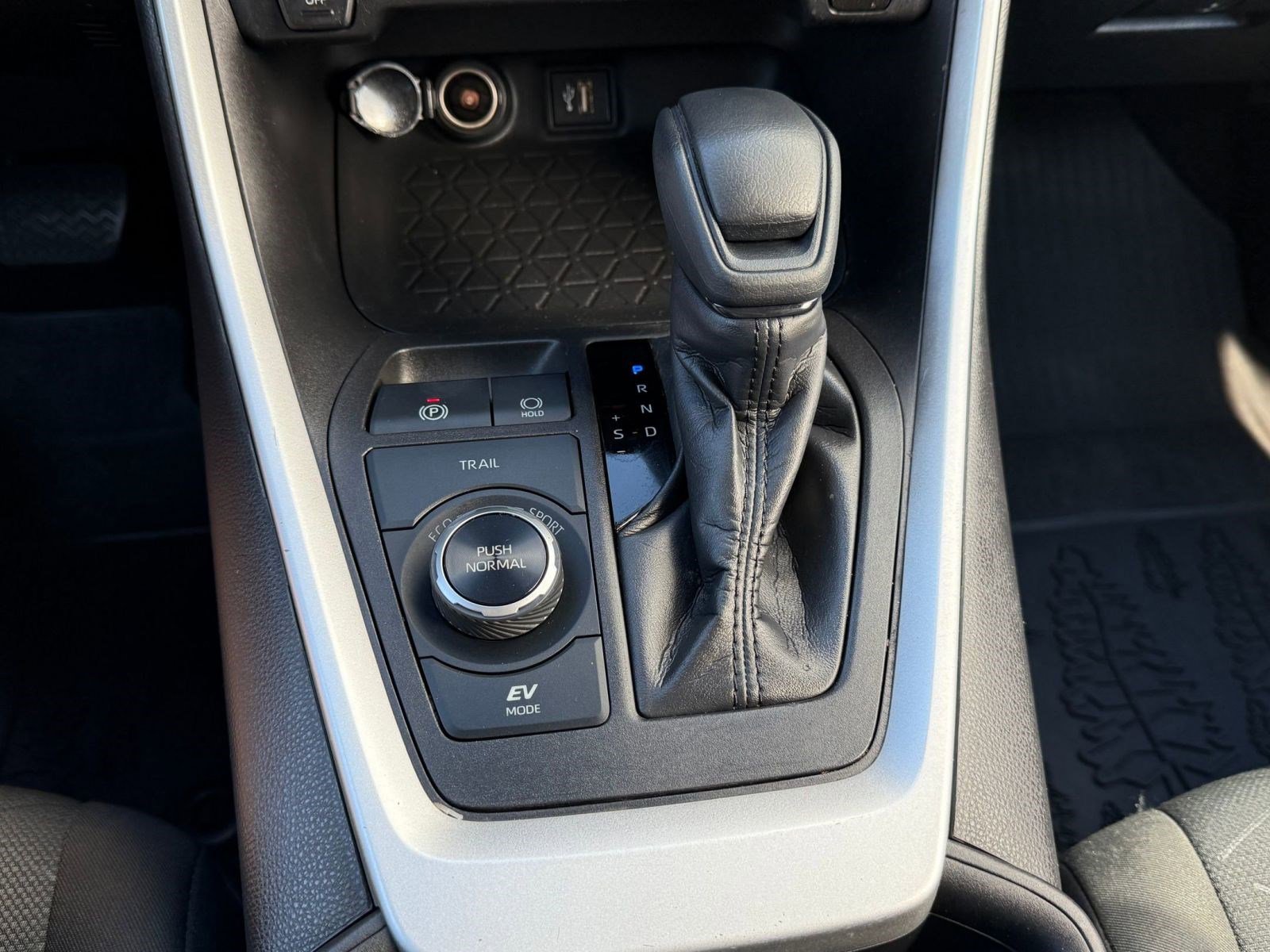 Certified 2024 Toyota RAV4 AWD Hybrid image 18