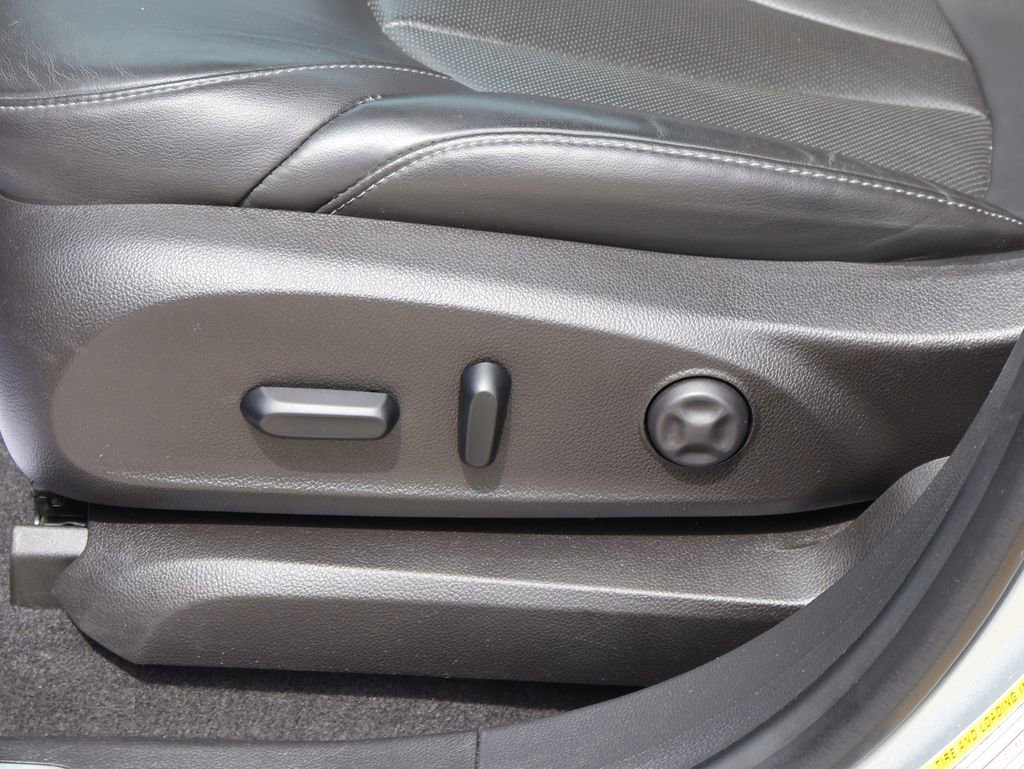 Used 2019 Buick Envision Essence FWD image 24