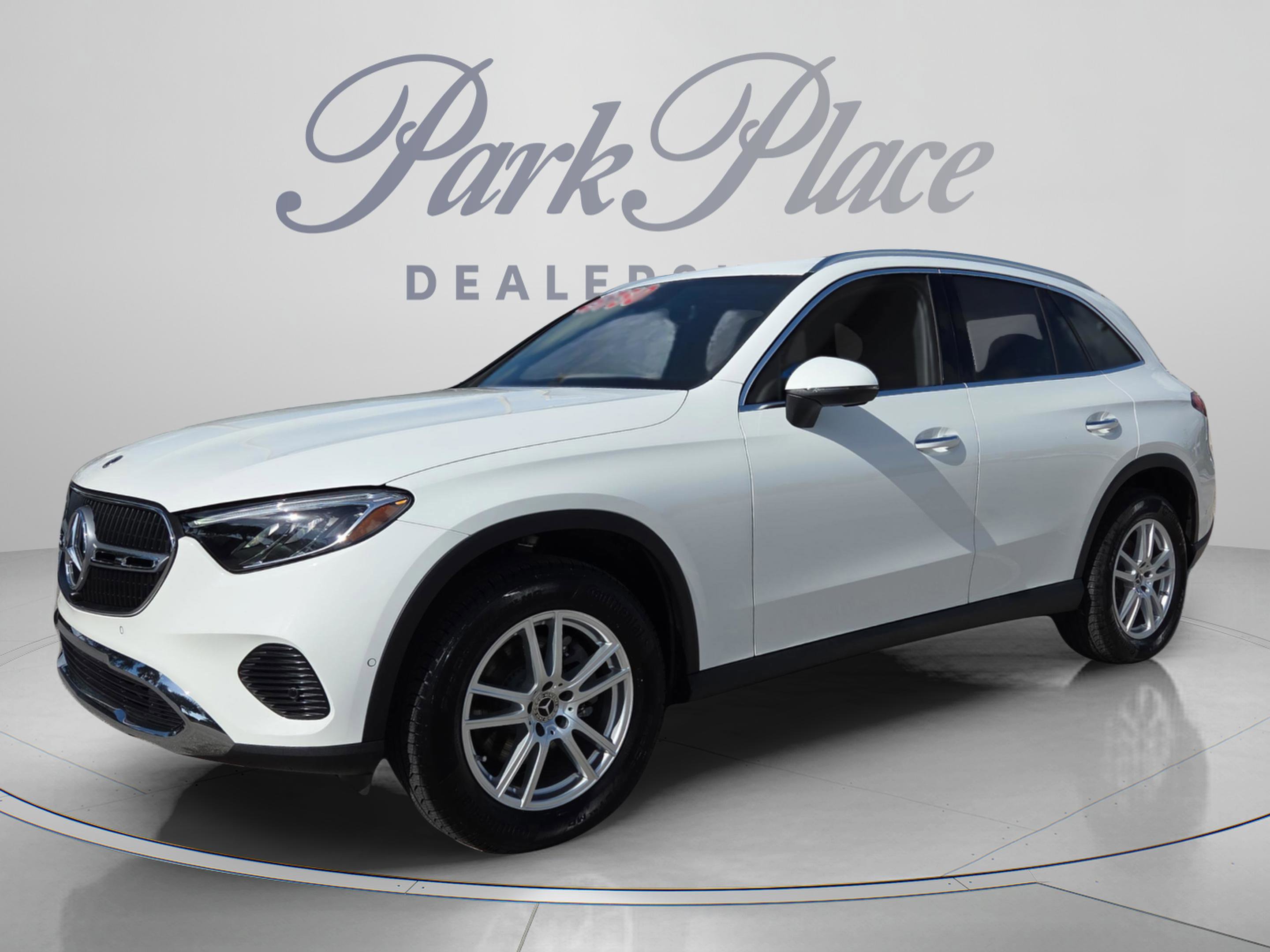 Certified 2025 Mercedes-Benz GLC 300 image 1