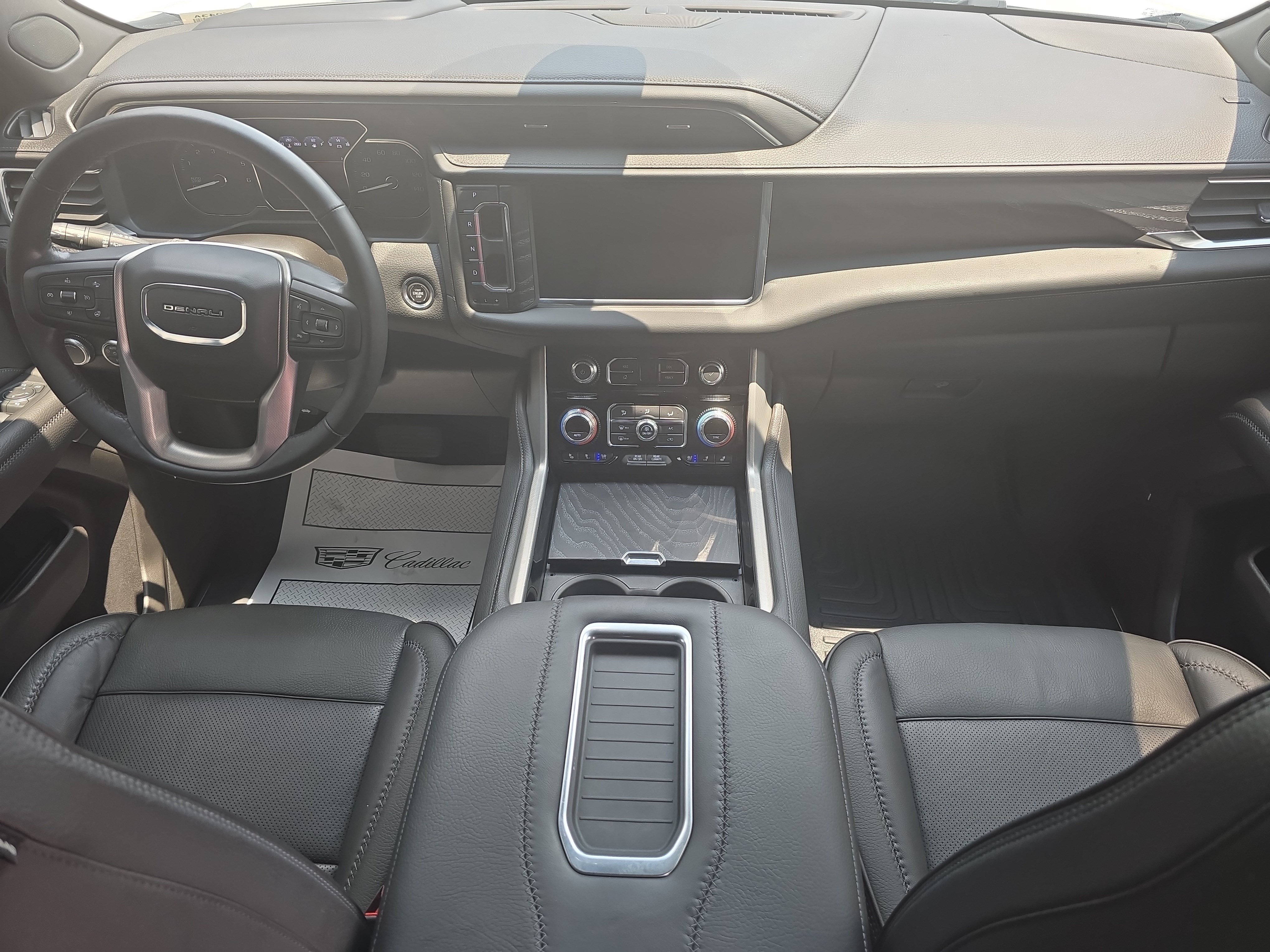Used 2021 GMC Yukon XL Denali RWD image 9