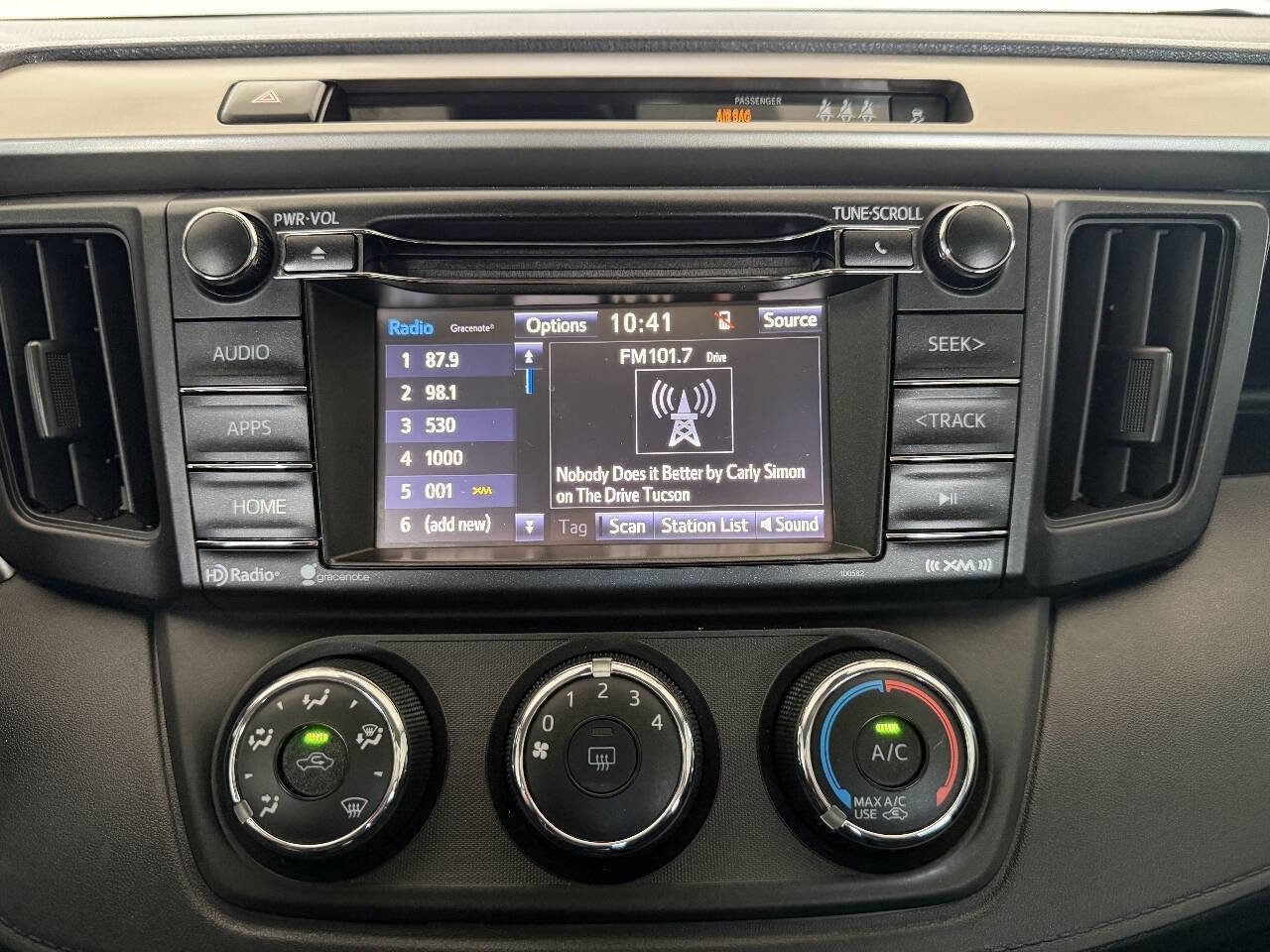 Used 2017 Toyota RAV4 LE w/ Carpet Mat Package AWD/4WD image 29