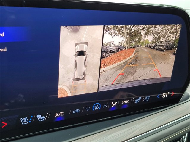 New 2025 Chevrolet Suburban Premier image 24