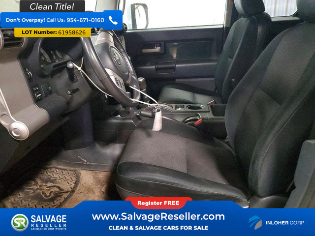 Used 2010 Toyota FJ Cruiser 4WD image 9
