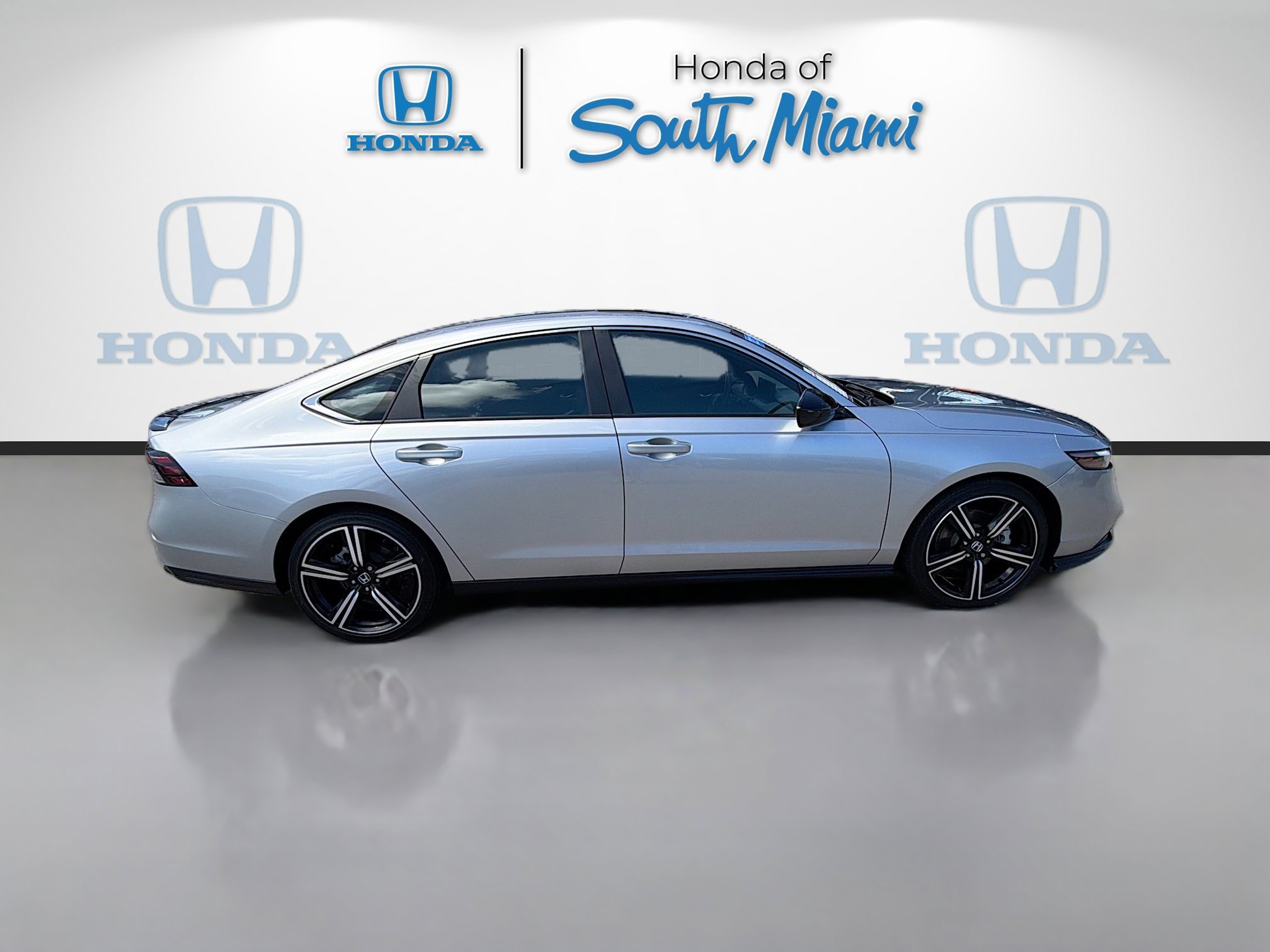 Used 2024 Honda Accord Sport image 8