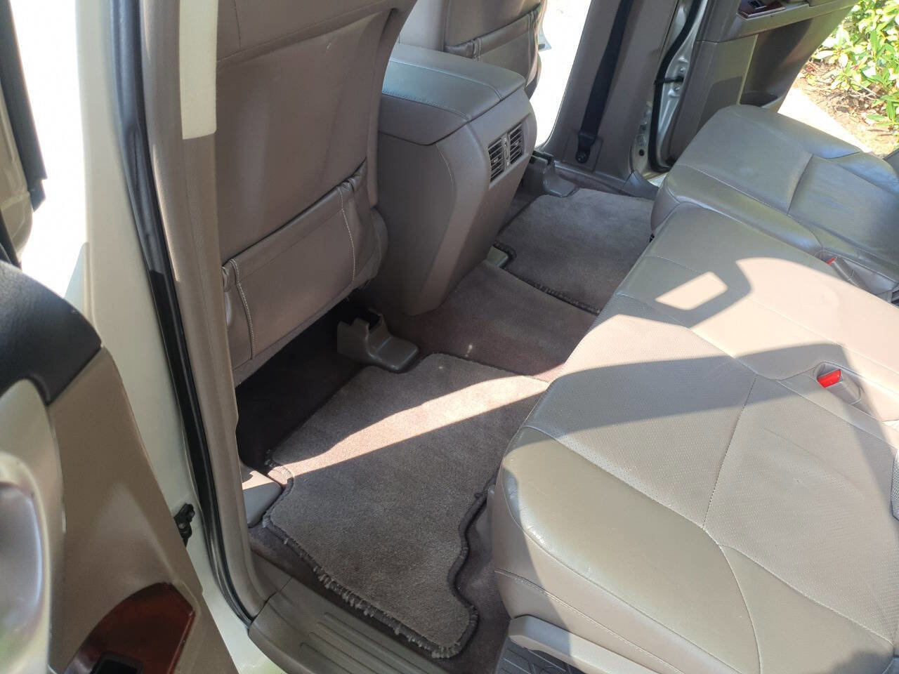 Used 2011 Lexus GX 460 image 47