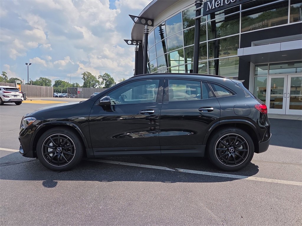 New 2025 Mercedes-Benz GLA 35 AMG 4MATIC image 2