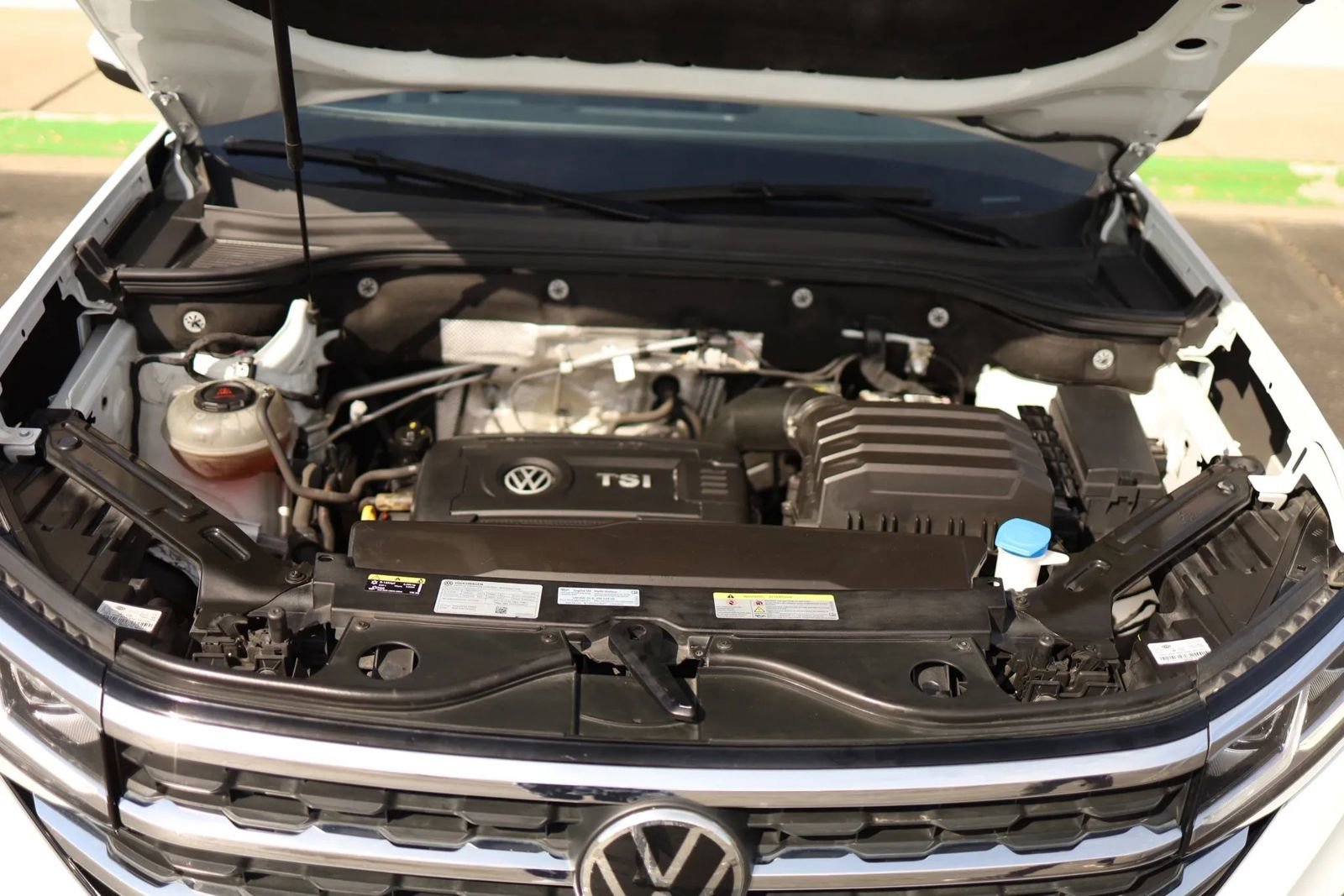 Used 2022 Volkswagen Atlas Cross Sport SE image 52