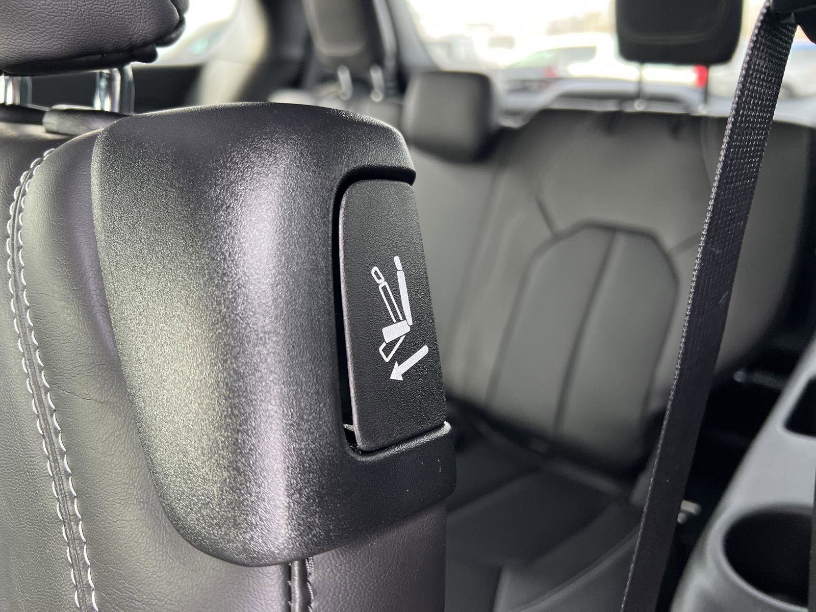 New 2026 Chrysler Voyager LX image 33