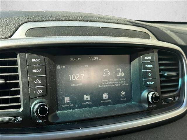 Used 2020 Kia Sorento LX image 11