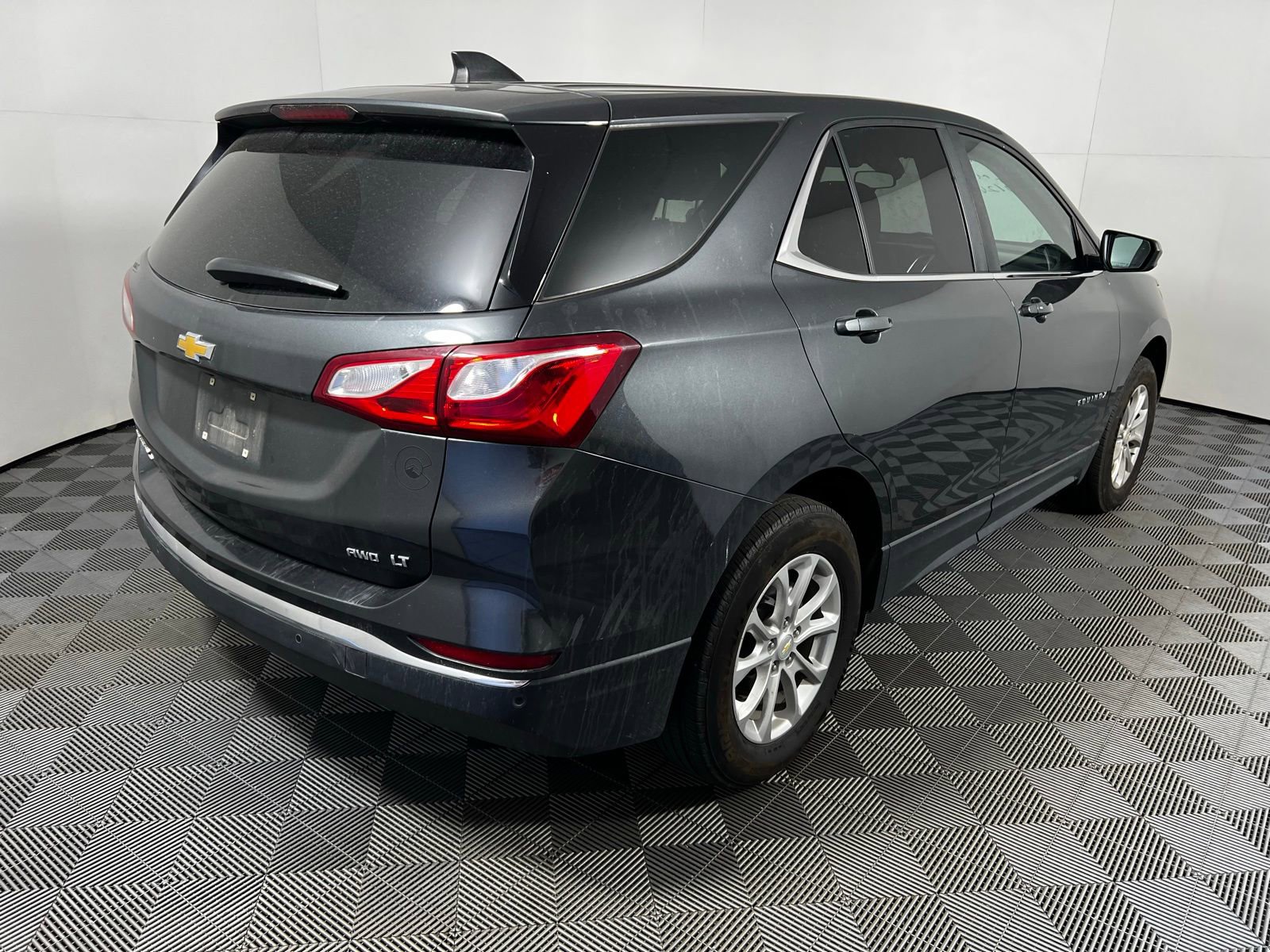 Used 2021 Chevrolet Equinox LT w/ LPO, Cargo Package image 5