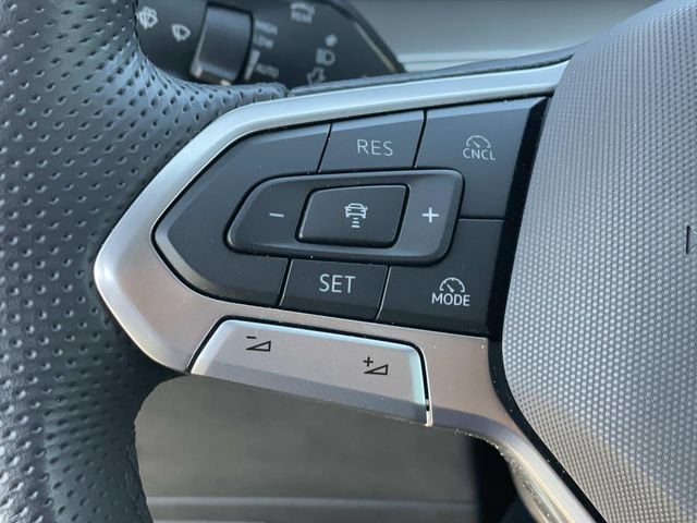Certified 2026 Volkswagen Tiguan SE R-Line FWD image 8