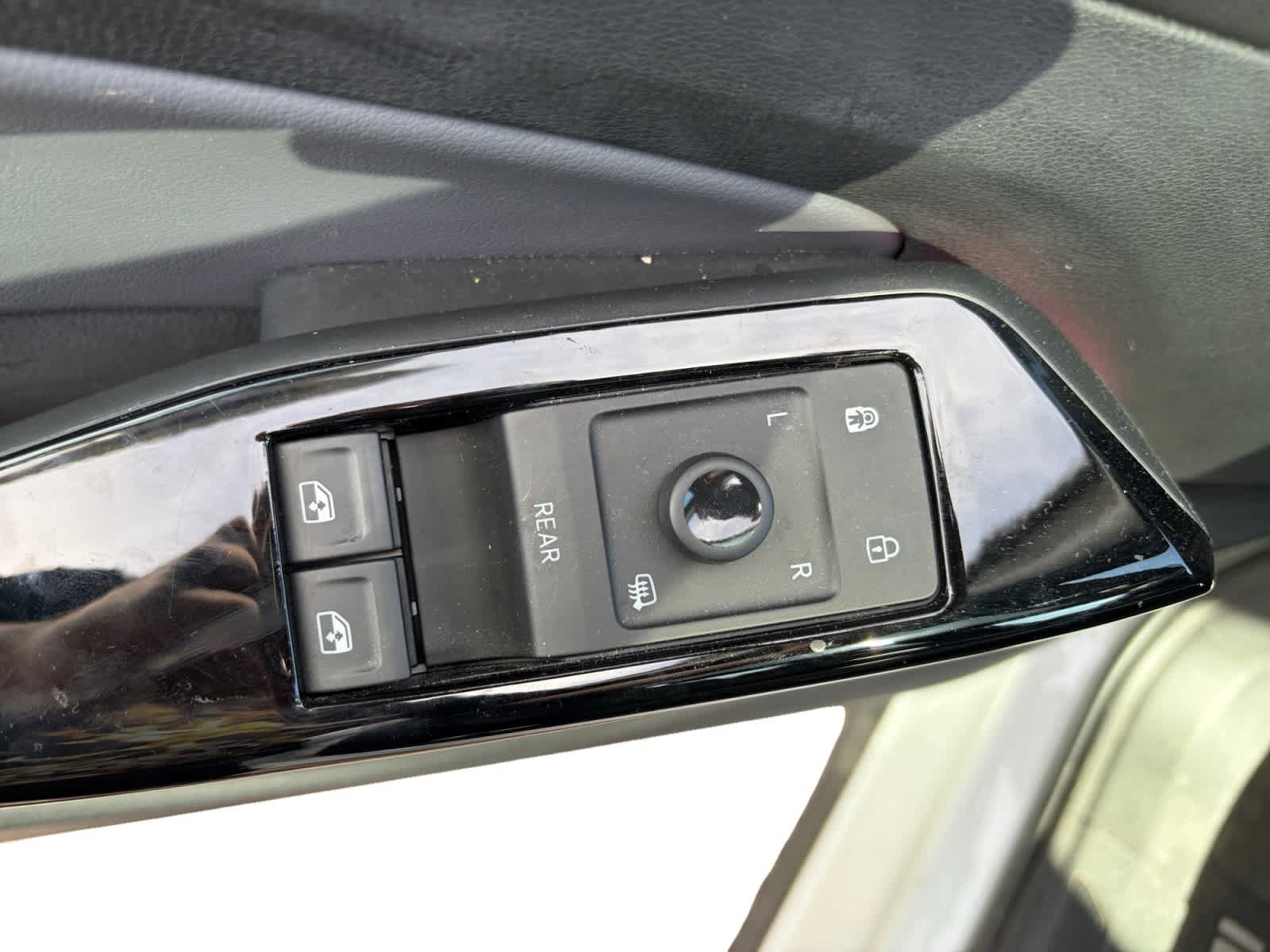 Used 2023 Volkswagen ID.4 Pro S Plus AWD/4WD image 16