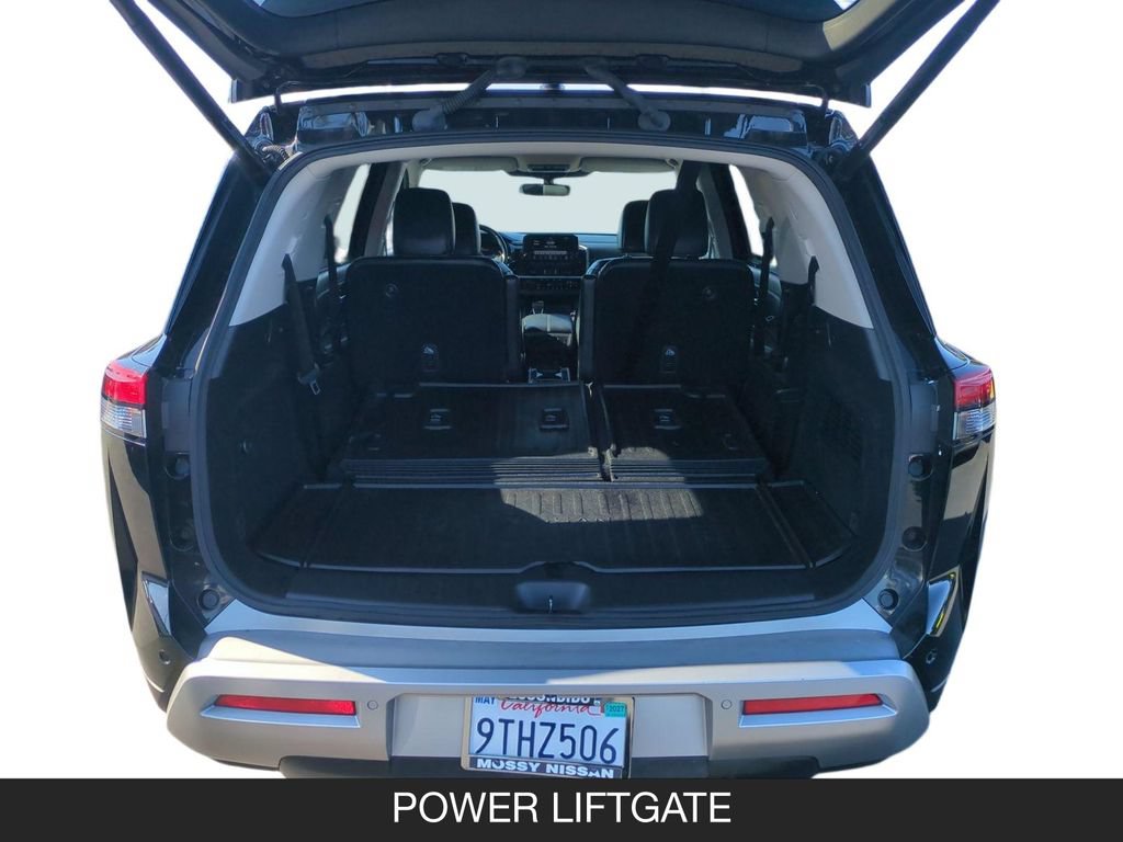 Certified 2025 Nissan Pathfinder Platinum FWD image 23