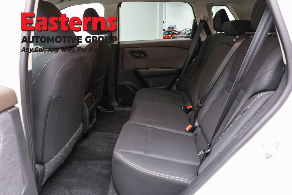 Used 2023 Nissan Rogue S AWD/4WD image 22