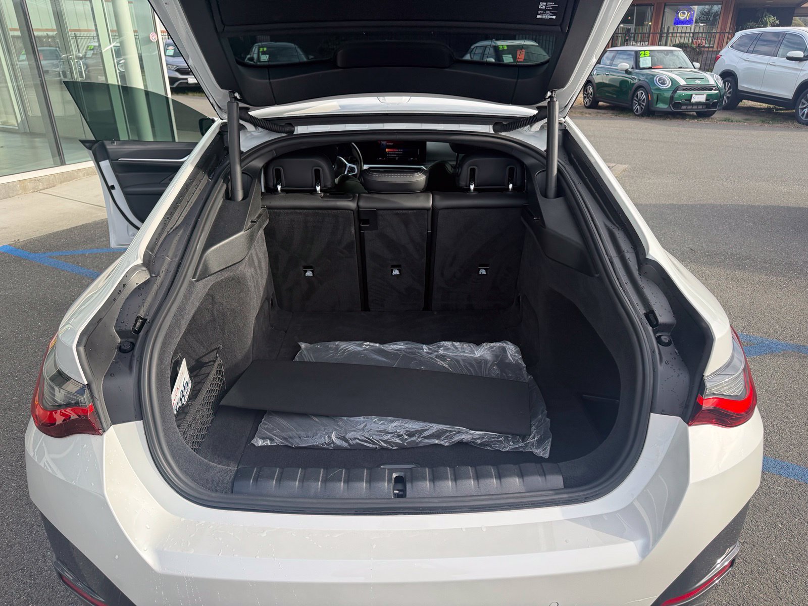 Used 2023 BMW i4 eDrive40 w/ M Sport Package RWD image 28