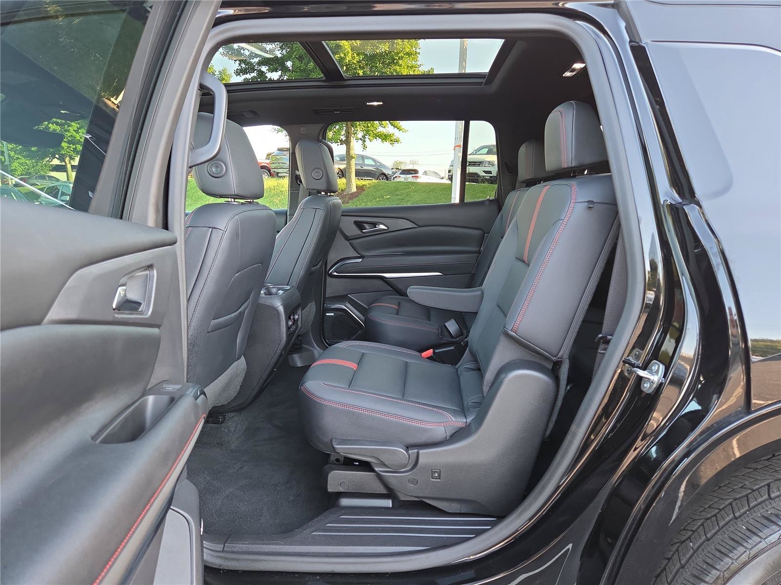 Used 2024 Chevrolet Traverse RS AWD/4WD image 25