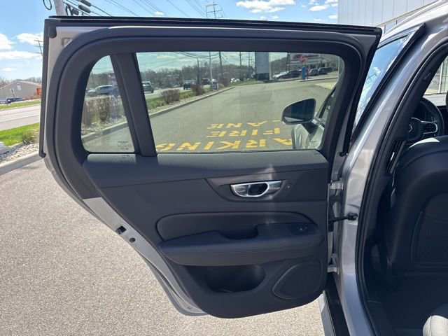 Certified 2025 Volvo V60 B5 Cross Country Plus image 16