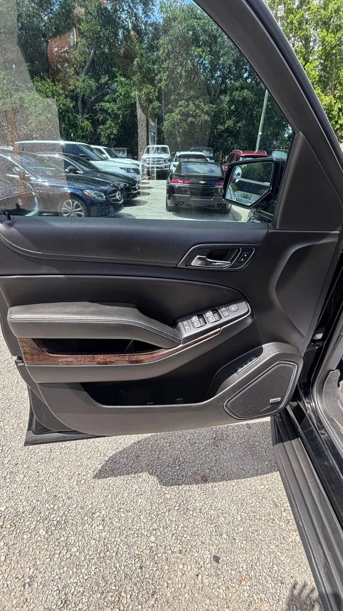 Used 2018 Chevrolet Suburban LT RWD image 15