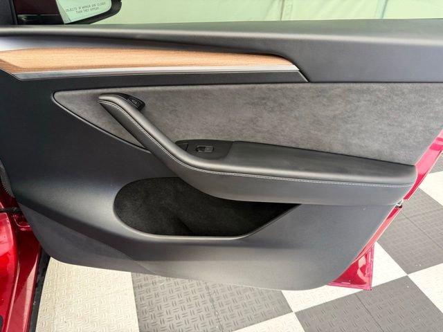 Used 2024 Tesla Model Y Long Range image 22