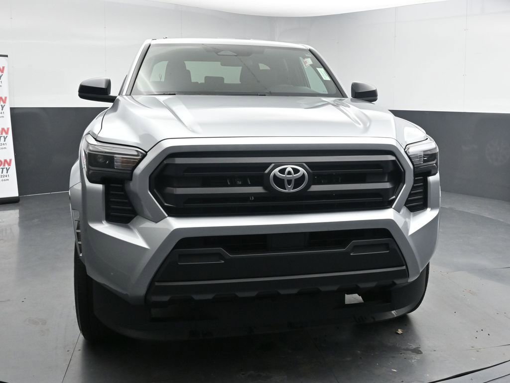 Used 2025 Toyota Tacoma SR image 3