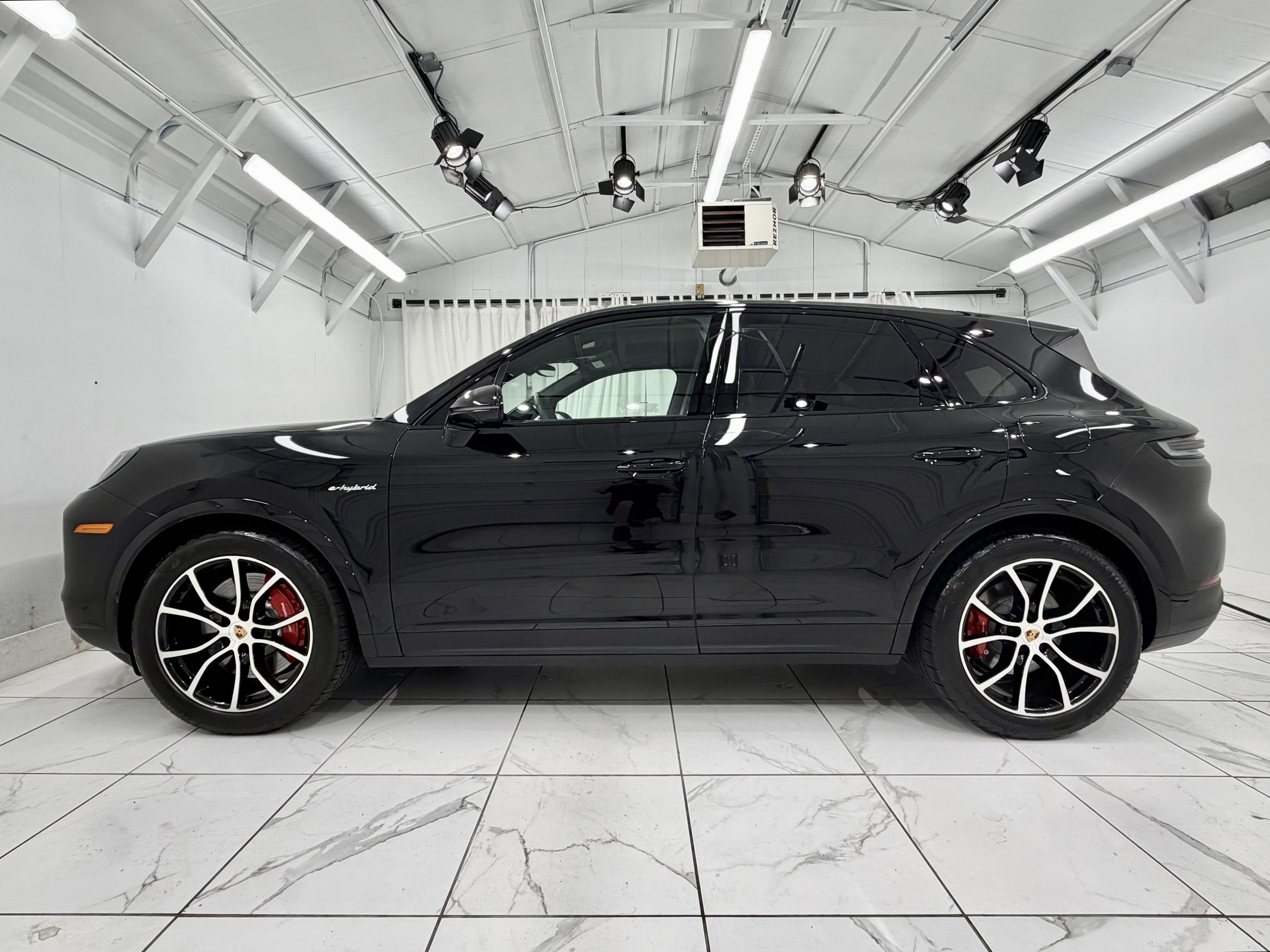 Certified 2026 Porsche Cayenne S AWD/4WD image 2