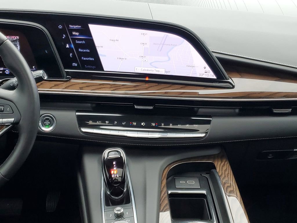 Used 2023 Cadillac Escalade ESV Sport Platinum w/ Heavy-Duty Trailer Package image 29