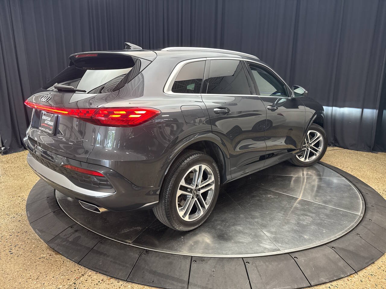 Used 2025 Audi Q5 Premium AWD/4WD image 6