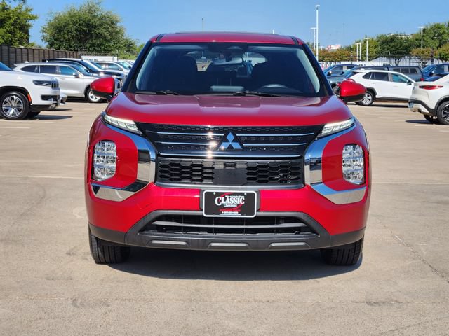 Used 2023 Mitsubishi Outlander ES FWD image 10