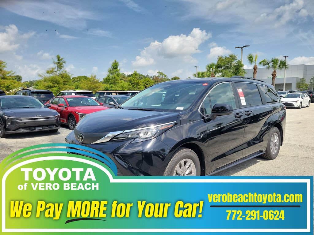 New 2026 Toyota Sienna LE