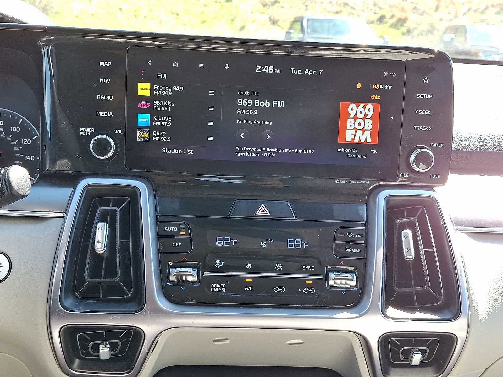 Used 2023 Kia Sorento EX image 17