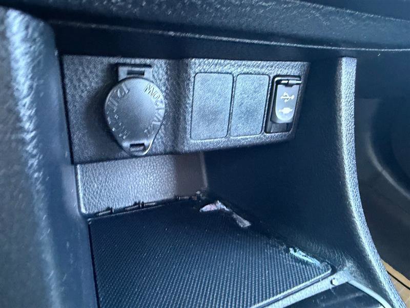 Used 2016 Toyota Corolla L image 25